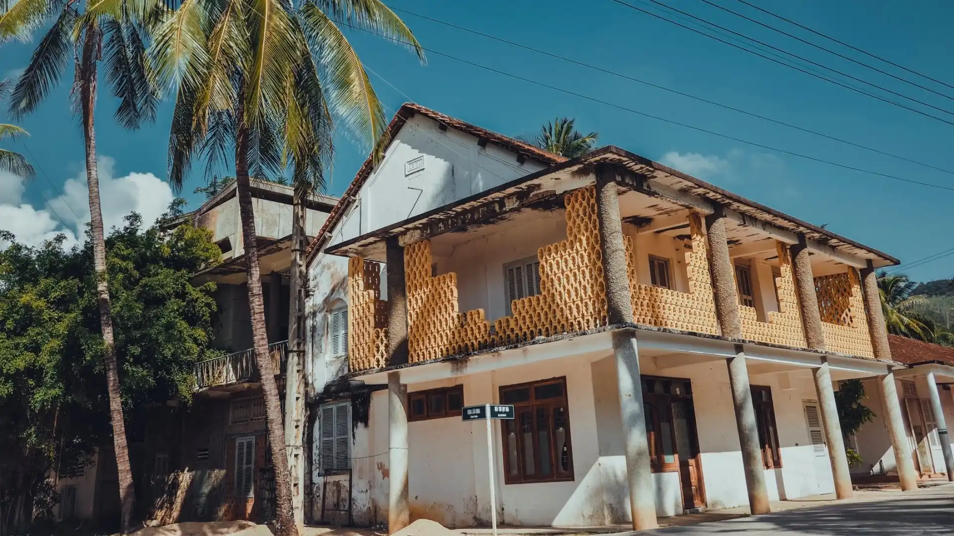 Khu dân cư với nét kiến trúc cổ từ thời Pháp