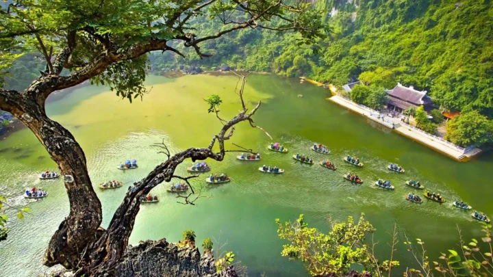 tràng an ninh bình với cảnh sắc sông nước hữu tình