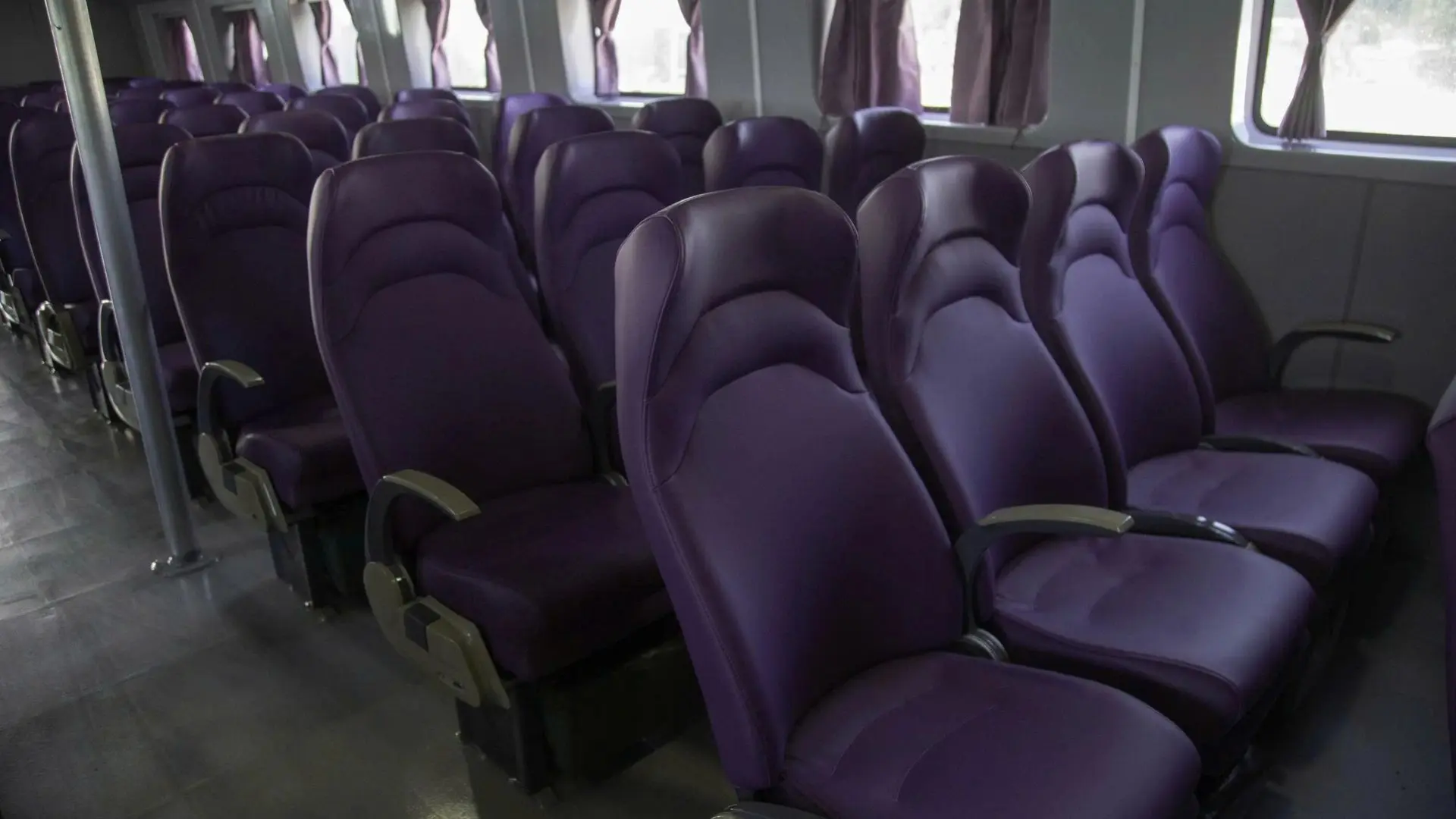 Ghế ngồi tàu Superdong đi Hòn Ngang