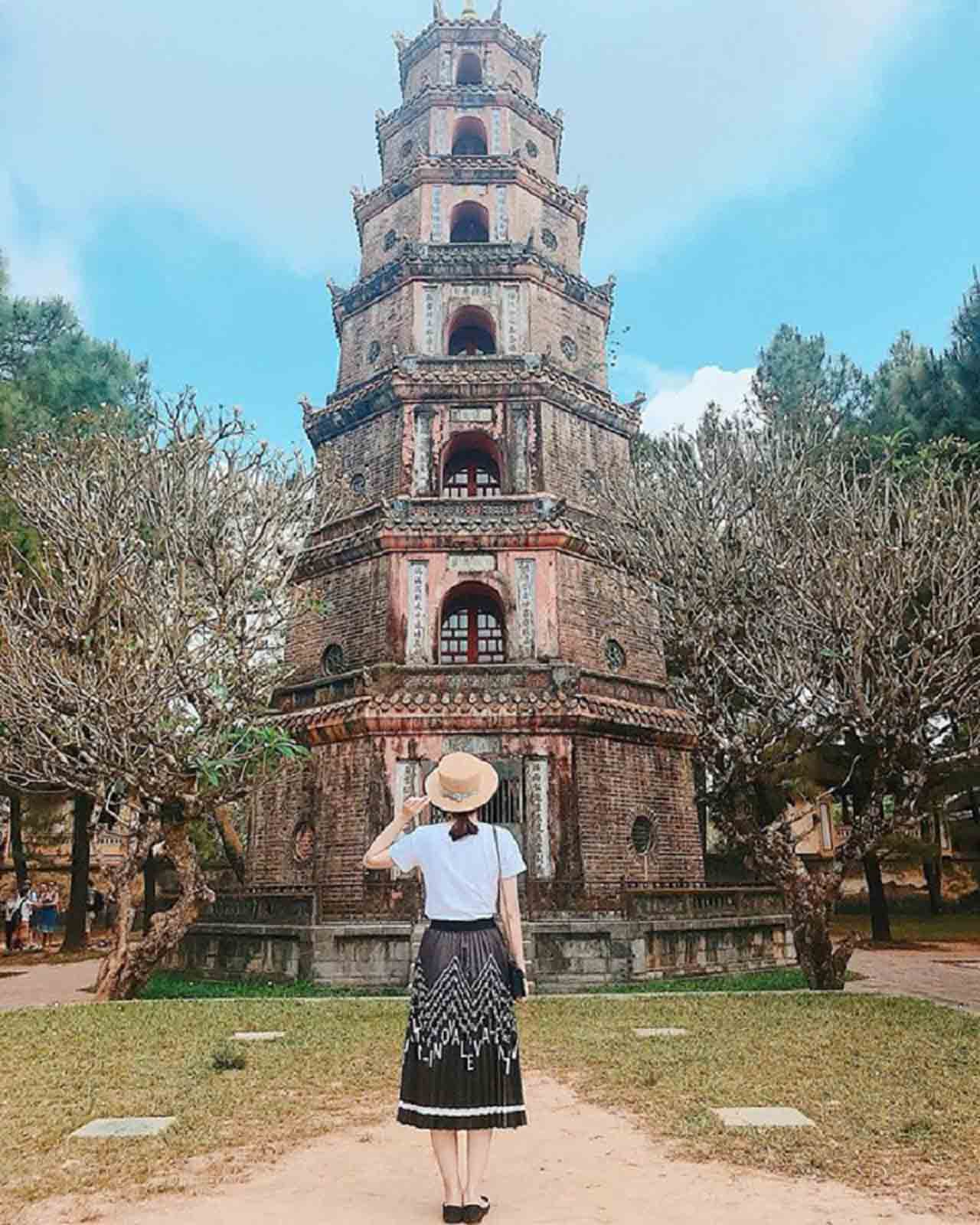 Tham quan kiến trúc chùa Thiên Mụ