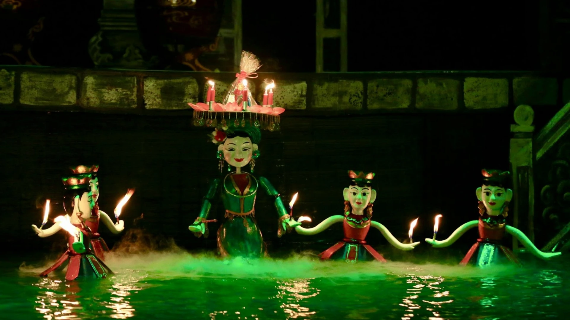 Show diễn rối nước Việt Nam tại Sunset Town
