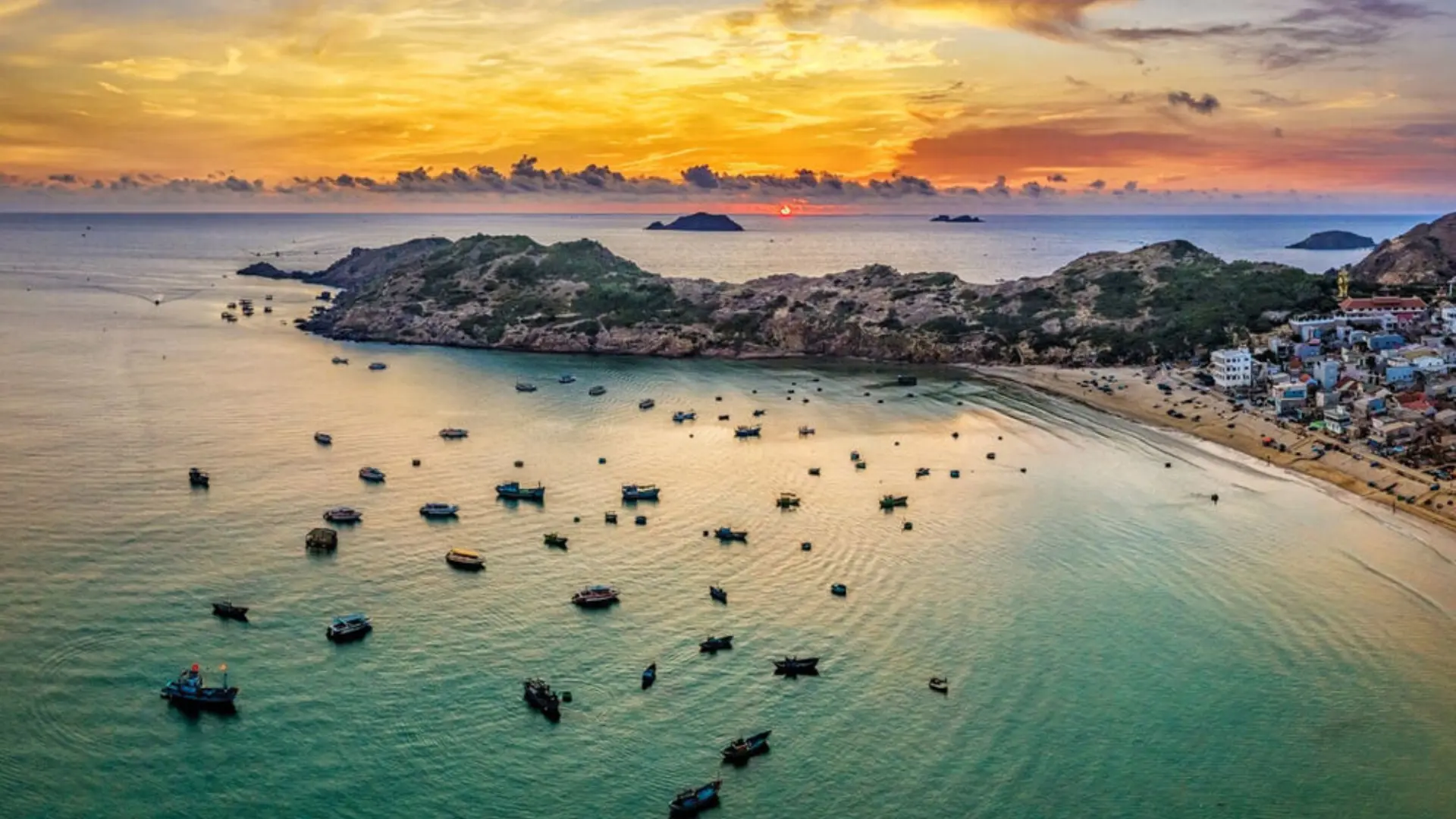 Làng chài Nhơn Lý gần Bãi Dứa Quy Nhơn