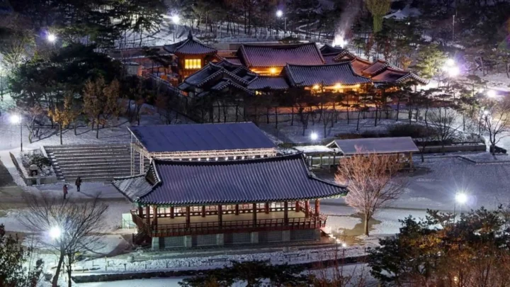 Làng cổ Hanok Namsangol dưới chân núi Namsan Hàn Quốc
