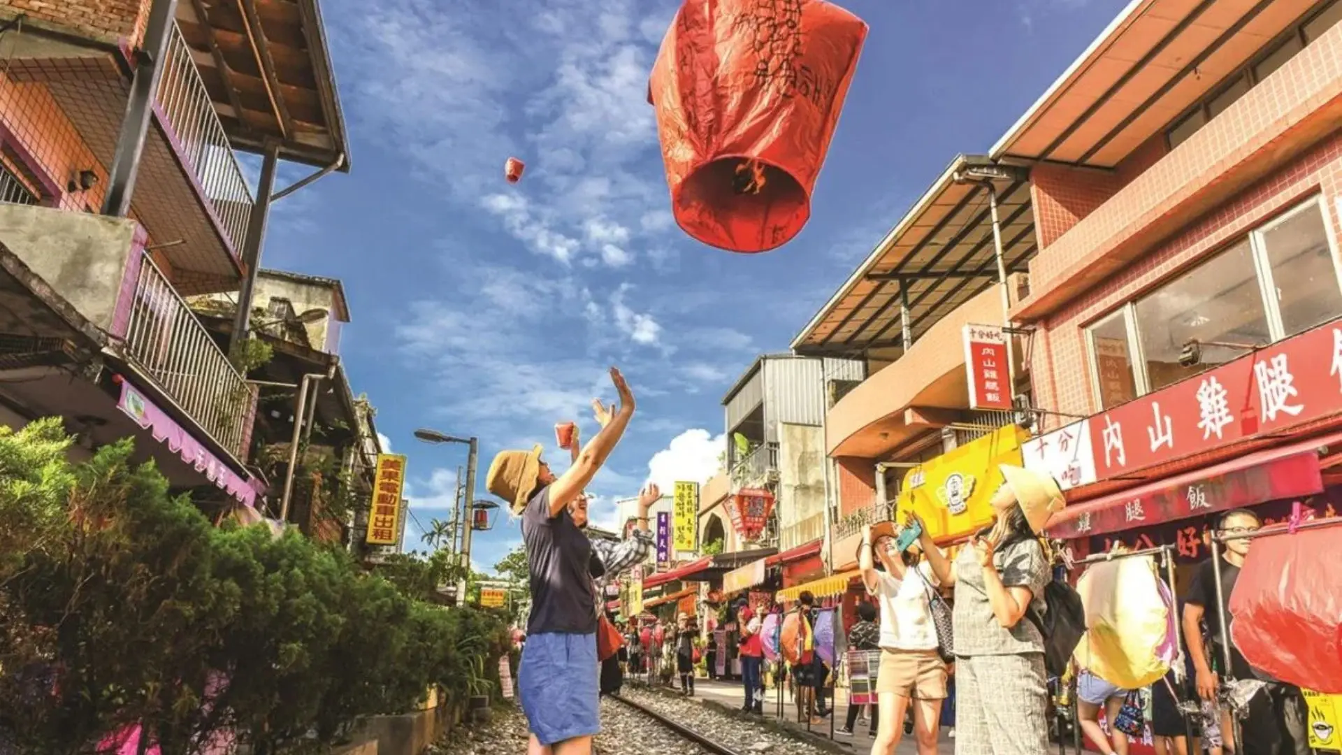 tour đài trung đến Làng cổ Thập Phần - thả đèn trời
