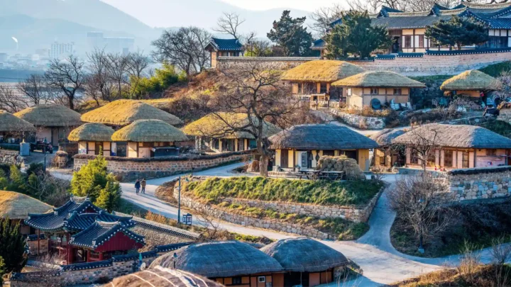 Làng dân tộc truyền thống Yongin trong Tour Seoul Nami Everland