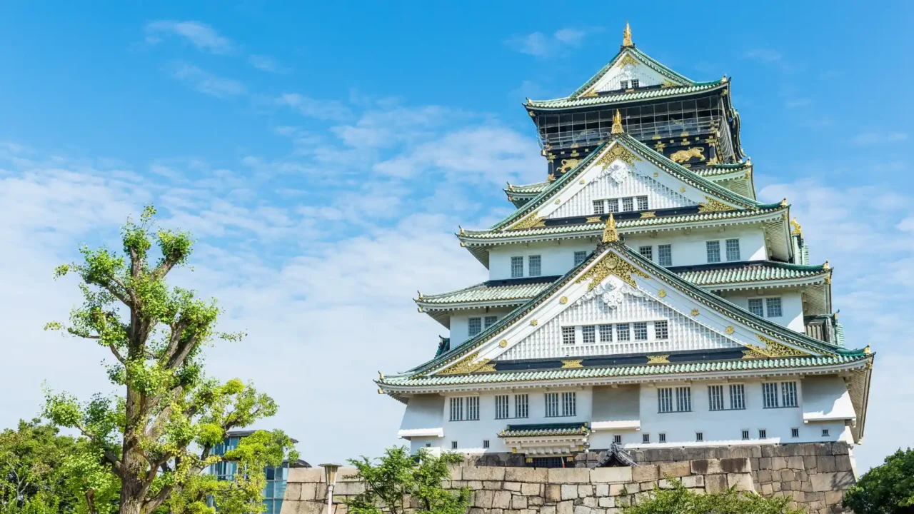 Khám phá lâu đài Osaka biểu tượng lịch sử trong tour Nhật Bản mùa thu