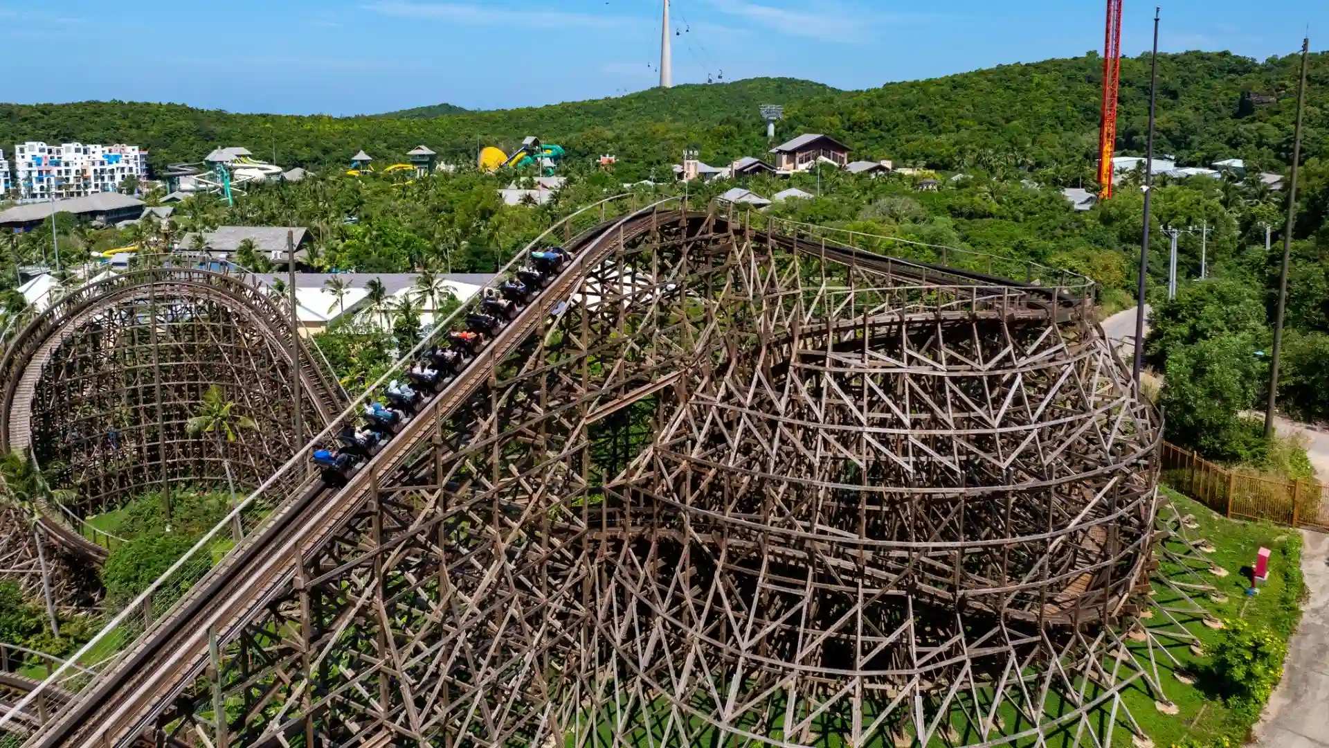 trò chơi mộc xà thịnh nộ tại aquatopia hòn thơm