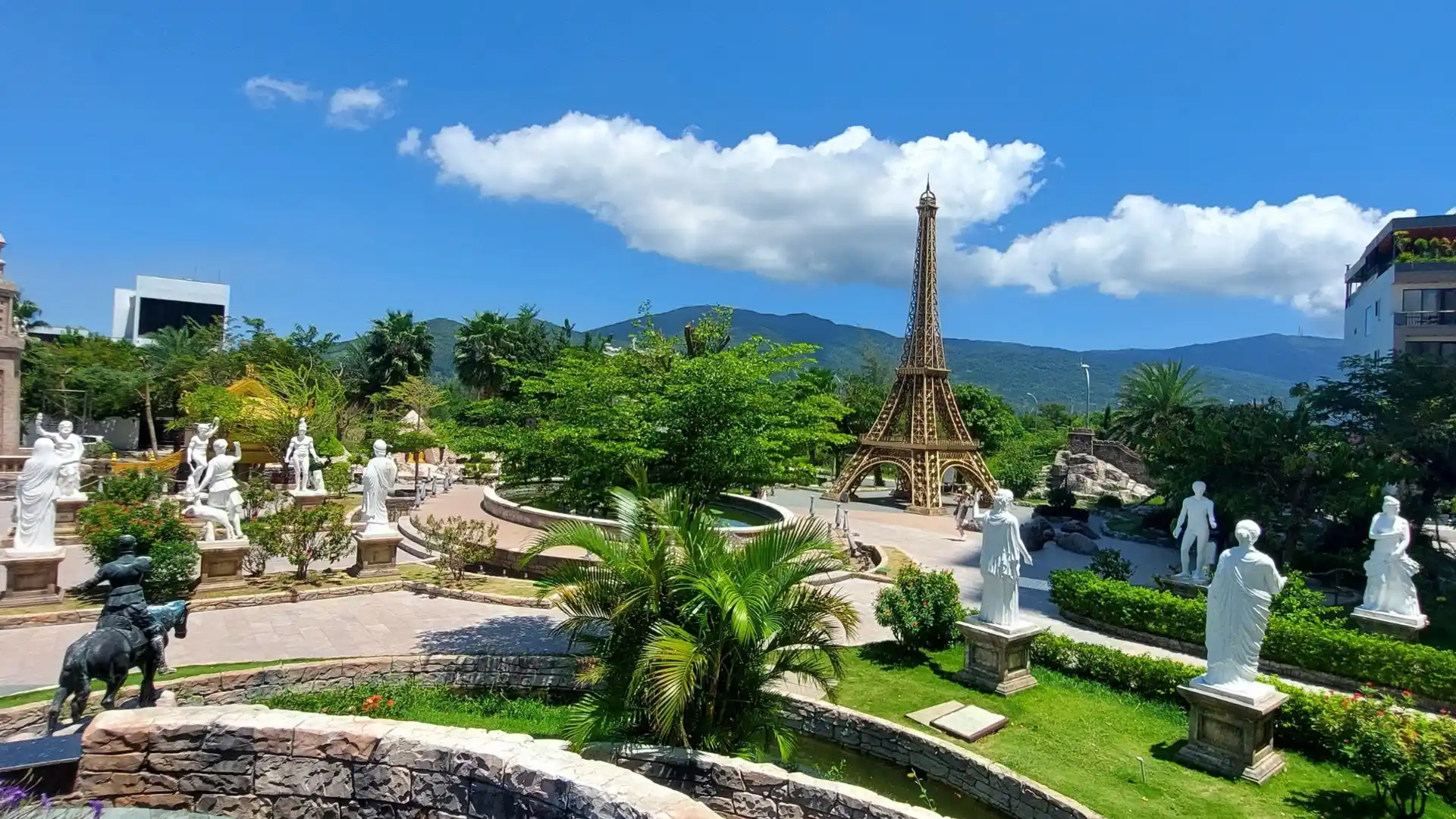 Một góc nhỏ trong công viên kỳ quan Đà Nẵng