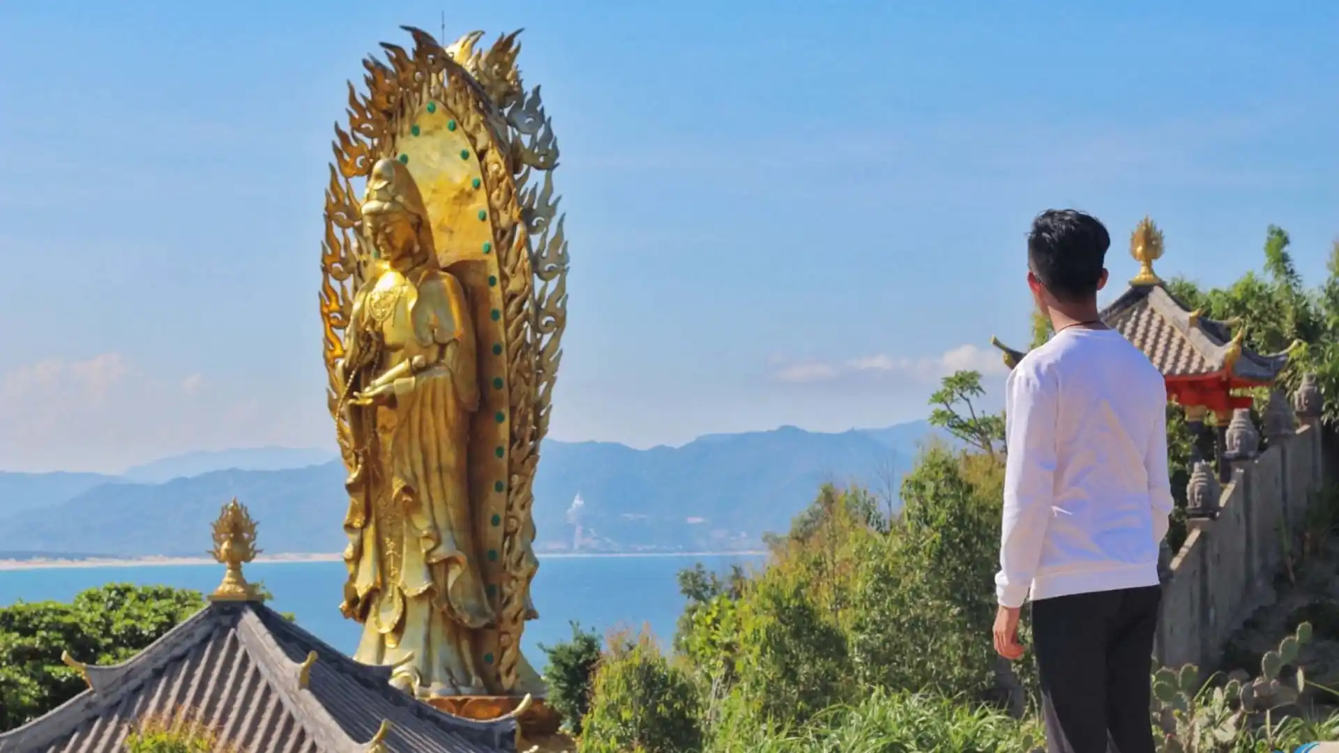 Tịnh xá Ngọc Hòa có view nhìn ra Eo Gió