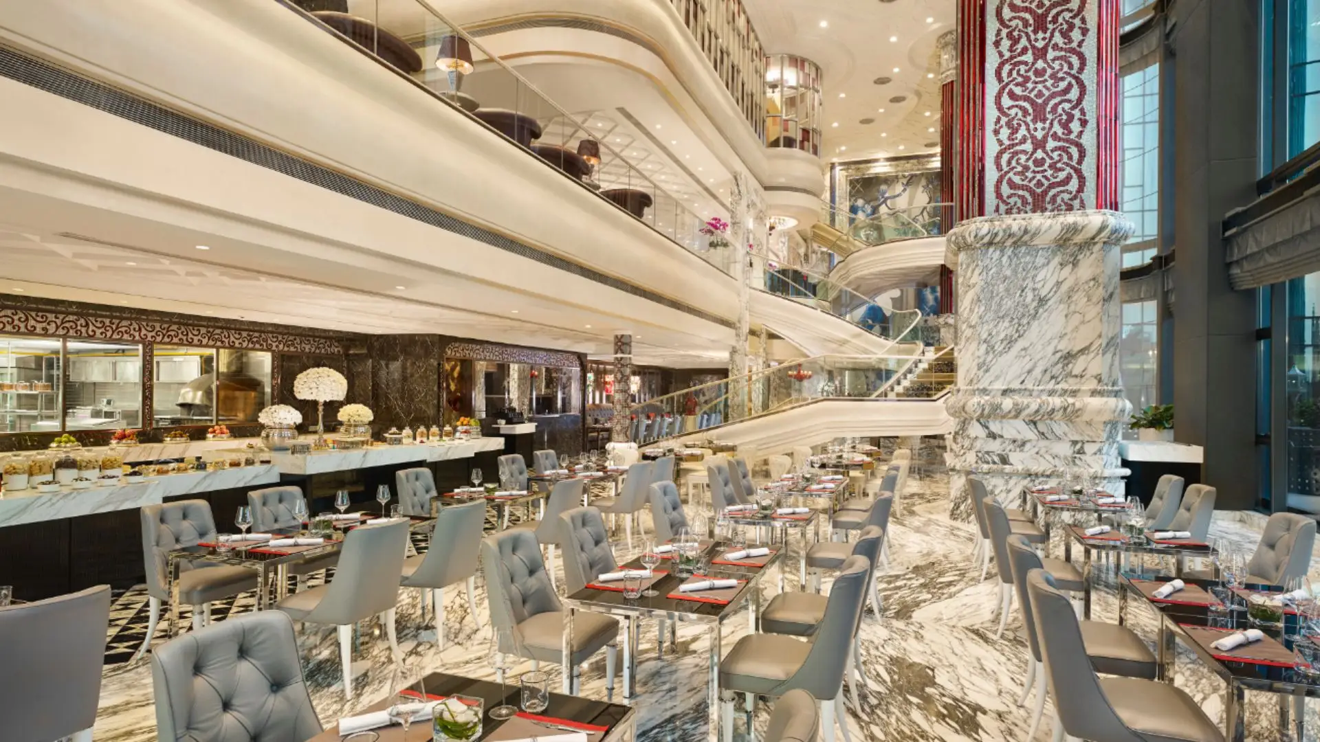 khách sạn sài gòn với quần bar và nhà hàng sang trọng