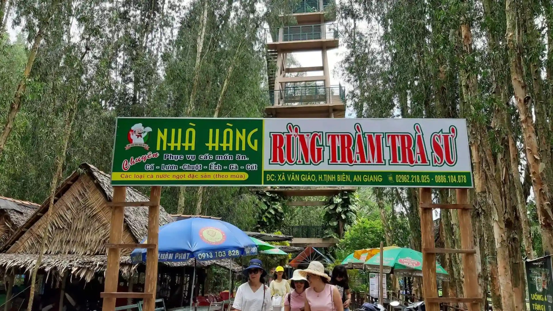 Không gian ẩm thực thoáng đãng giữa thiên nhiên