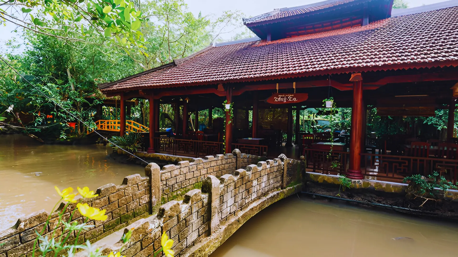 Nhà hàng Thủy Xạ – trải nghiệm ẩm thực miền Tây giữa không gian mát lành và gần gũi với thiên nhiên.