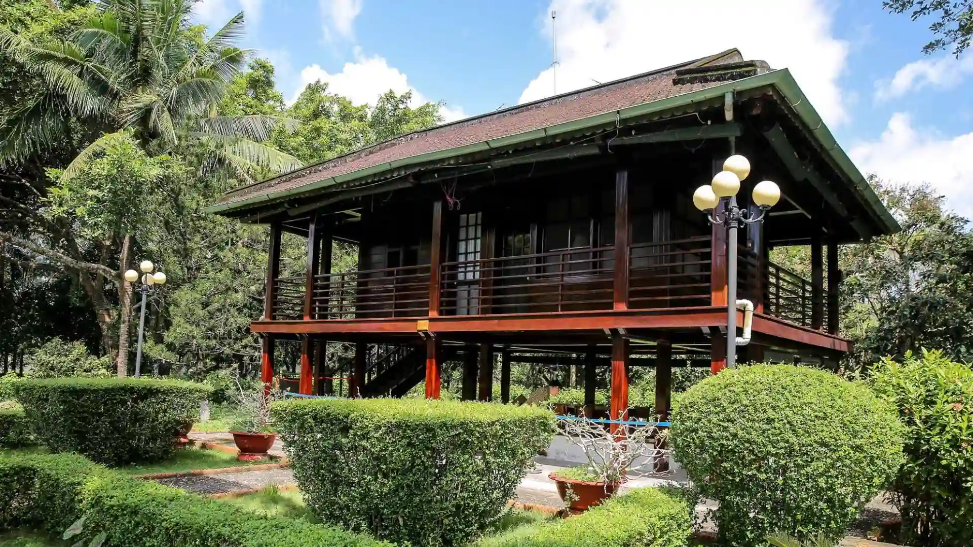 Nhàn sàn Chủ Tịch Hồ Chí Minh trong Phủ Chủ Tịch