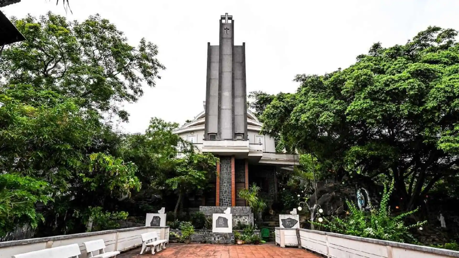 Nhà thờ Đá tại Ghềnh Ráng - Tiên Sa