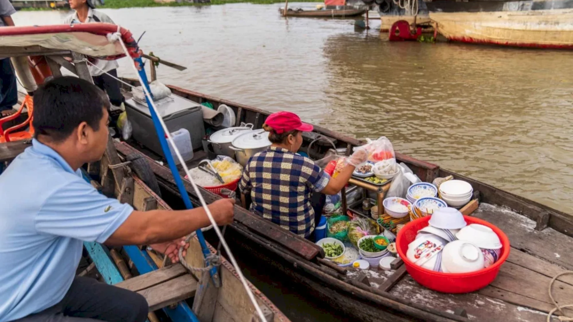 Nụ Cười Mê Kông và trải nghiệm ăn sáng trên ghe