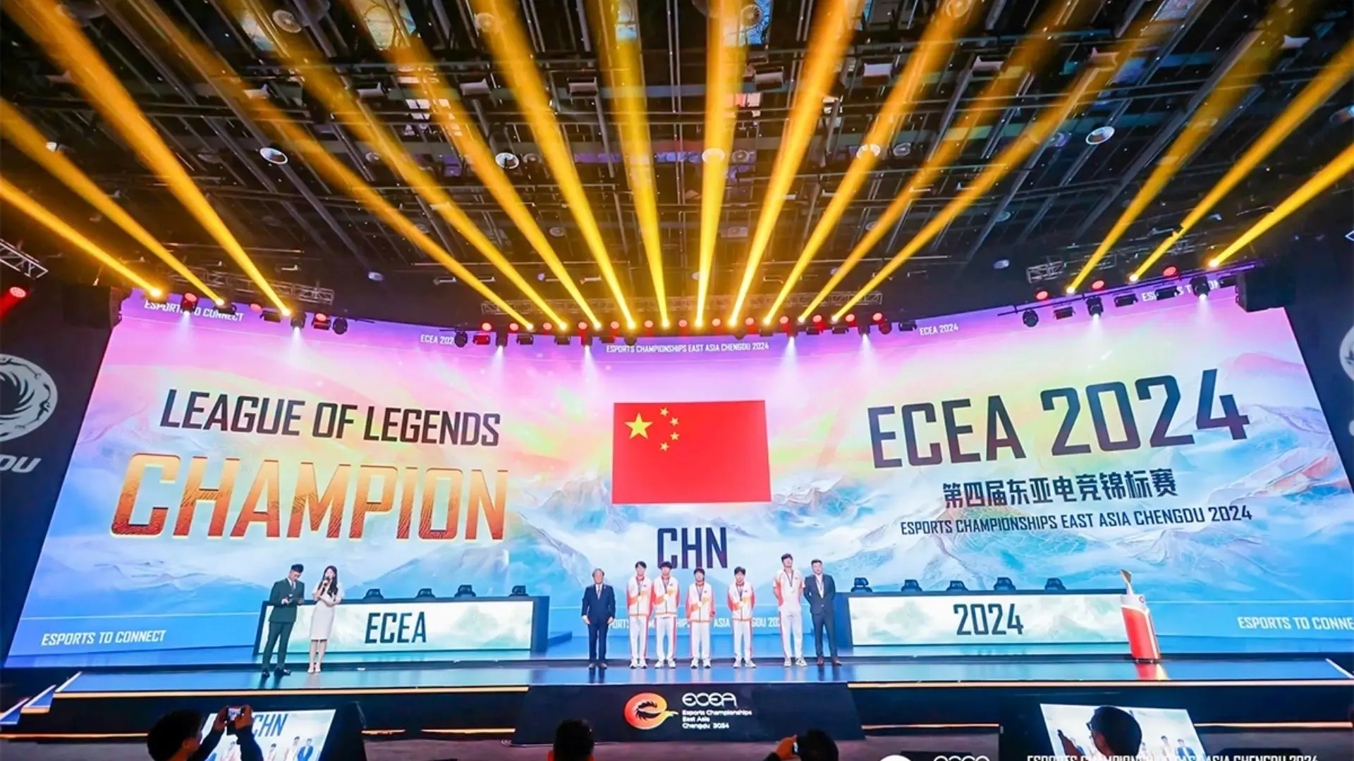 Lễ khai mạc ECA 2025 tại Cần Thơ với sân khấu sôi động