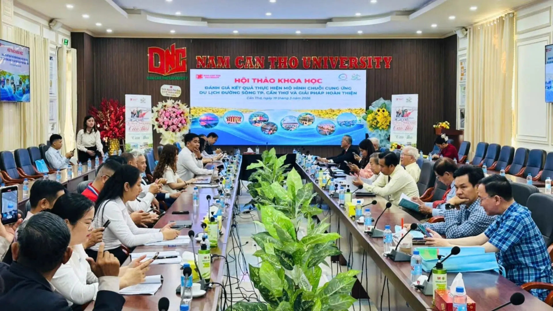 Toàn cảnh buổi thảo luận nhóm tại Hội thảo du lịch đường sông Nụ Cười Mê Kông