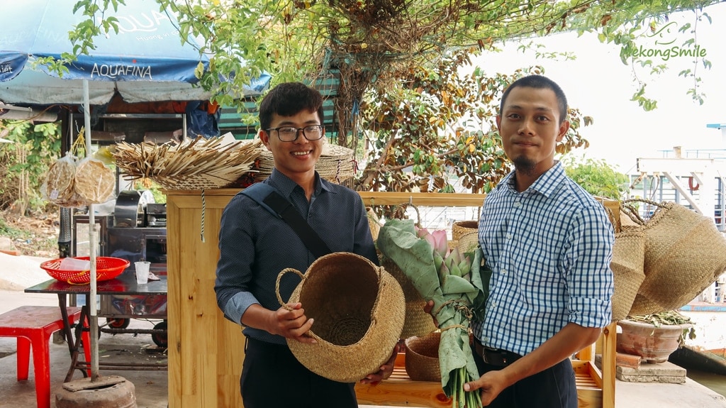 Nụ Cười Mê Kông tài trợ tủ cho dự án bảo vệ môi trường