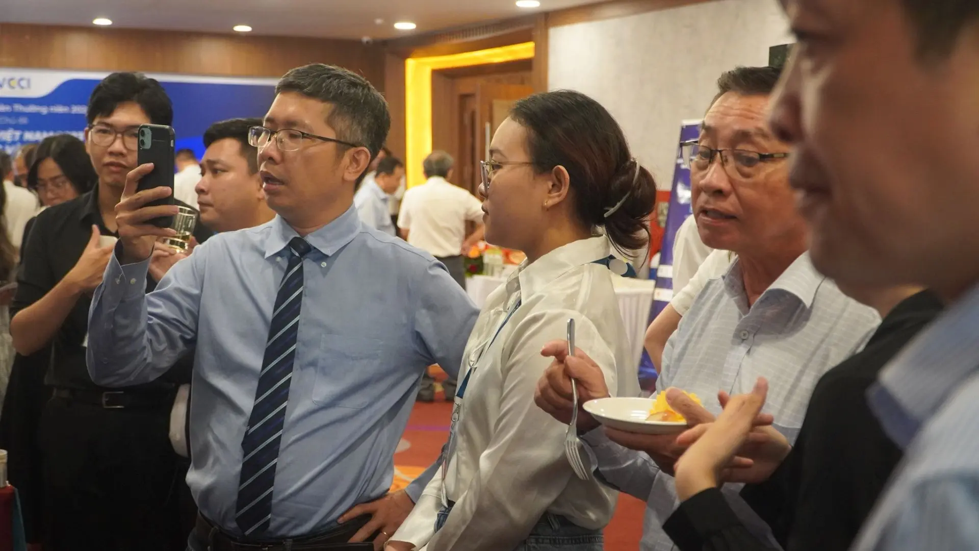 Khoảnh khắc làm việc và trao đổi tại Nụ Cười Mekong