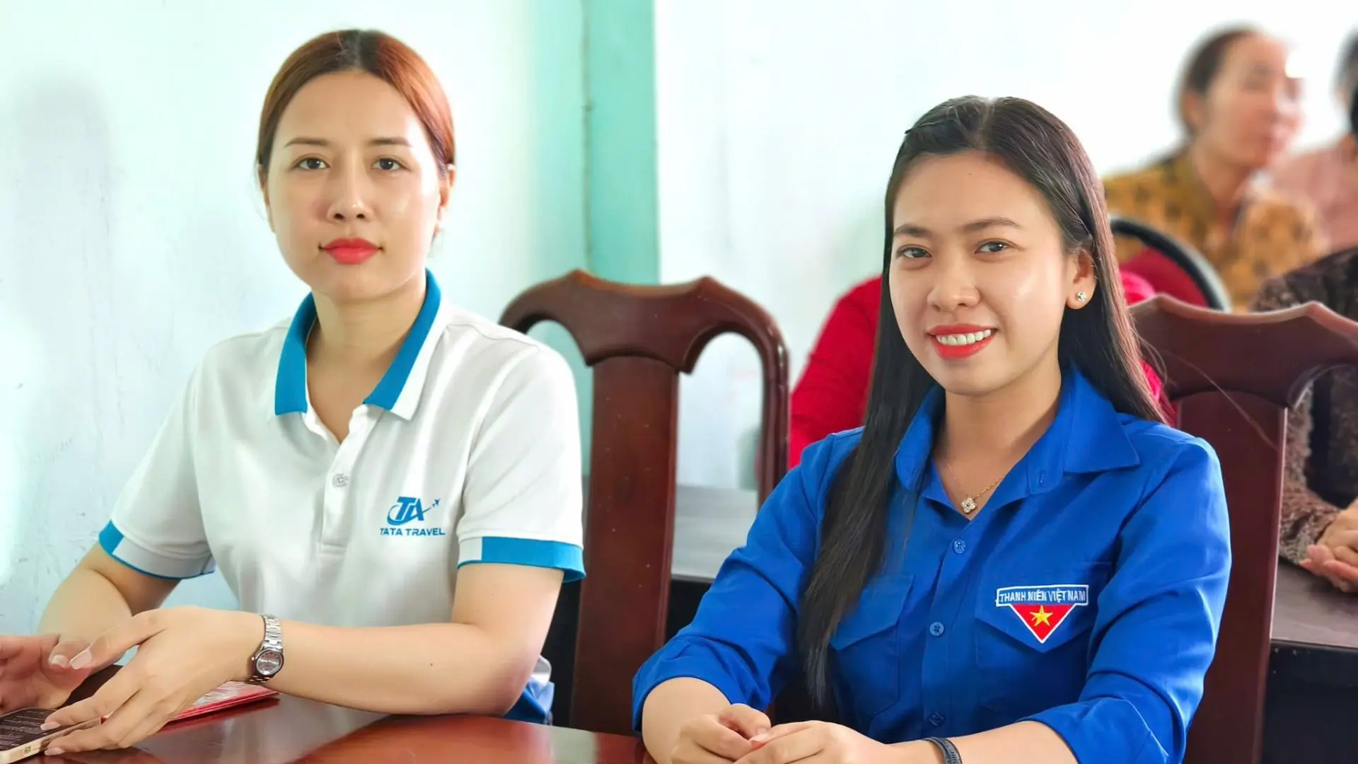 Đại diện TATA Travel và Đoàn thanh niên Việt Nam trong chương trình Nụ Cười Mê Kông – Tết yêu thương 2026