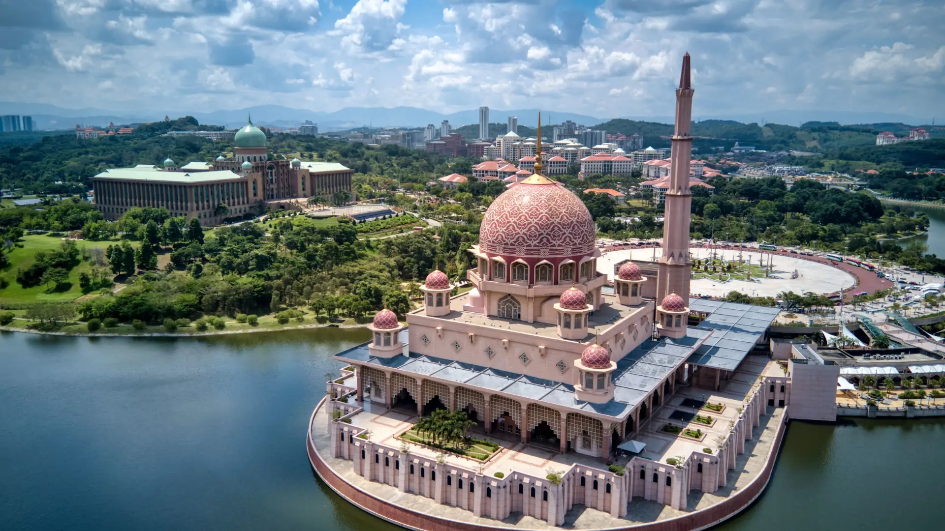 Khu Putrajaya Malaysia – Tour Singapore Malaysia giá tốt