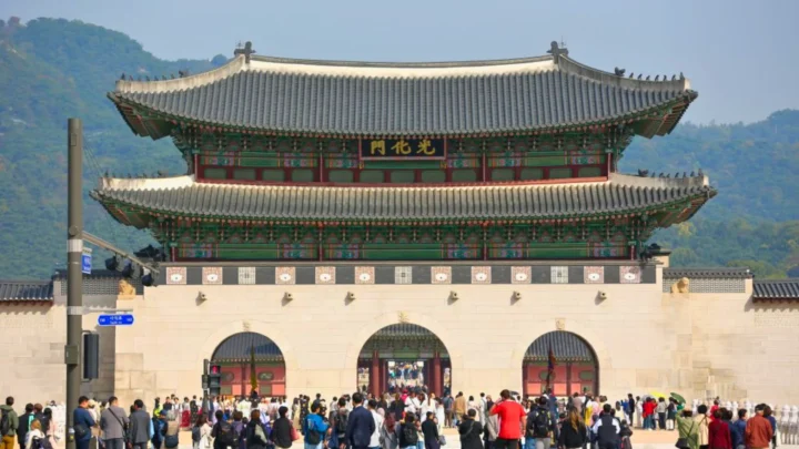 Quảng trường Gwanghwamun - biểu tượng lịch sử trung tâm Seoul