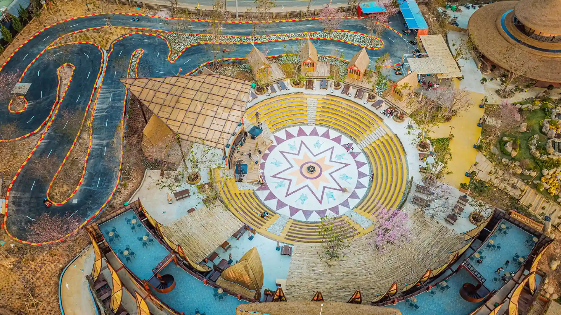 Khu Văn hóa Cồng chiêng Tây Nguyên tại LangBiang Land