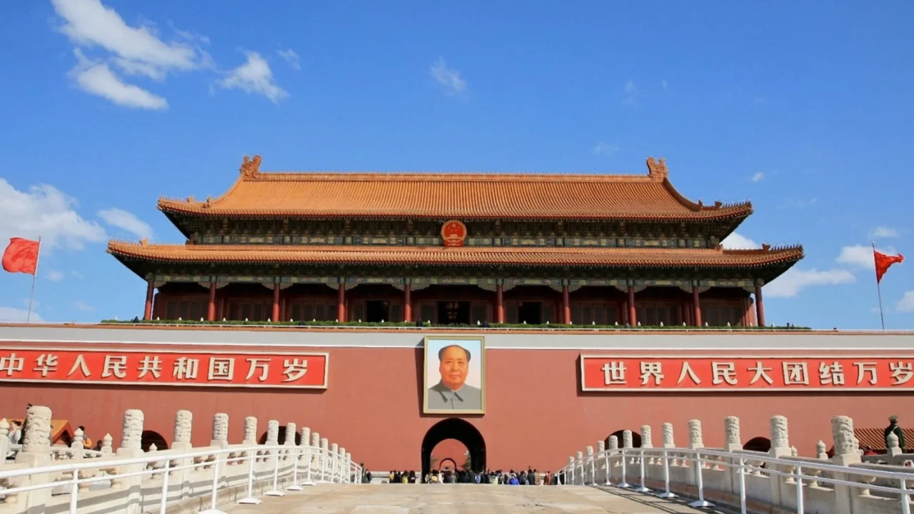 Quảng Trường Thiên An Môn – địa danh lịch sử trong tour Hàng Châu Bắc Kinh