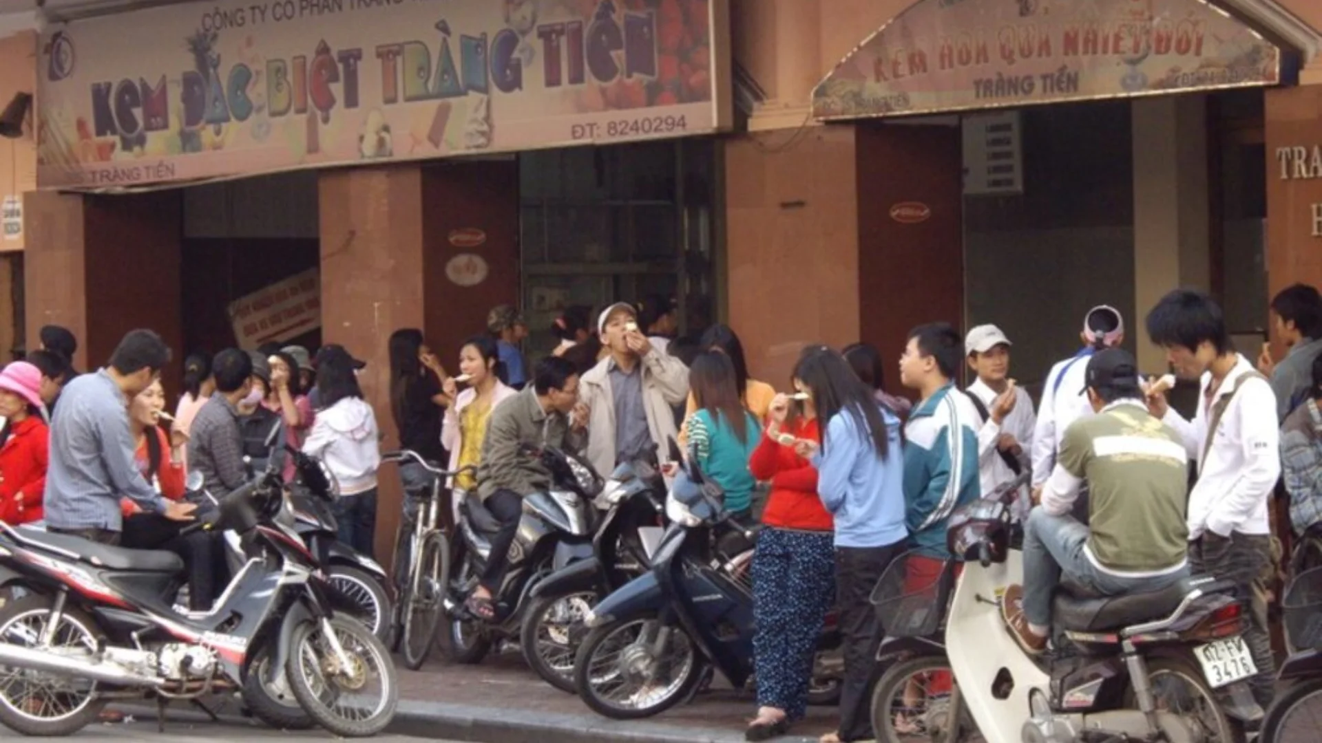 Quầy kem 35 Tràng Tiền từ thuở xưa