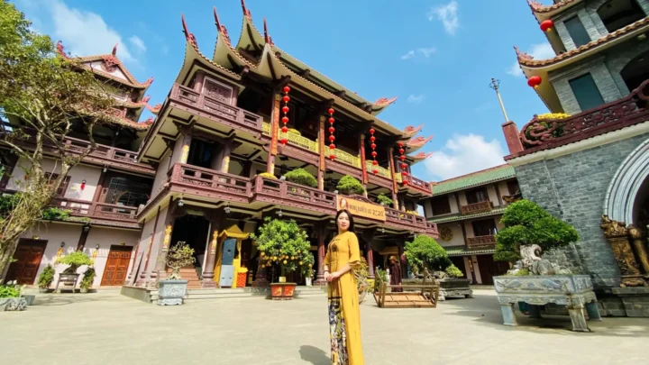 tour quy nhơn phú yên viếng chùa thiên hưng