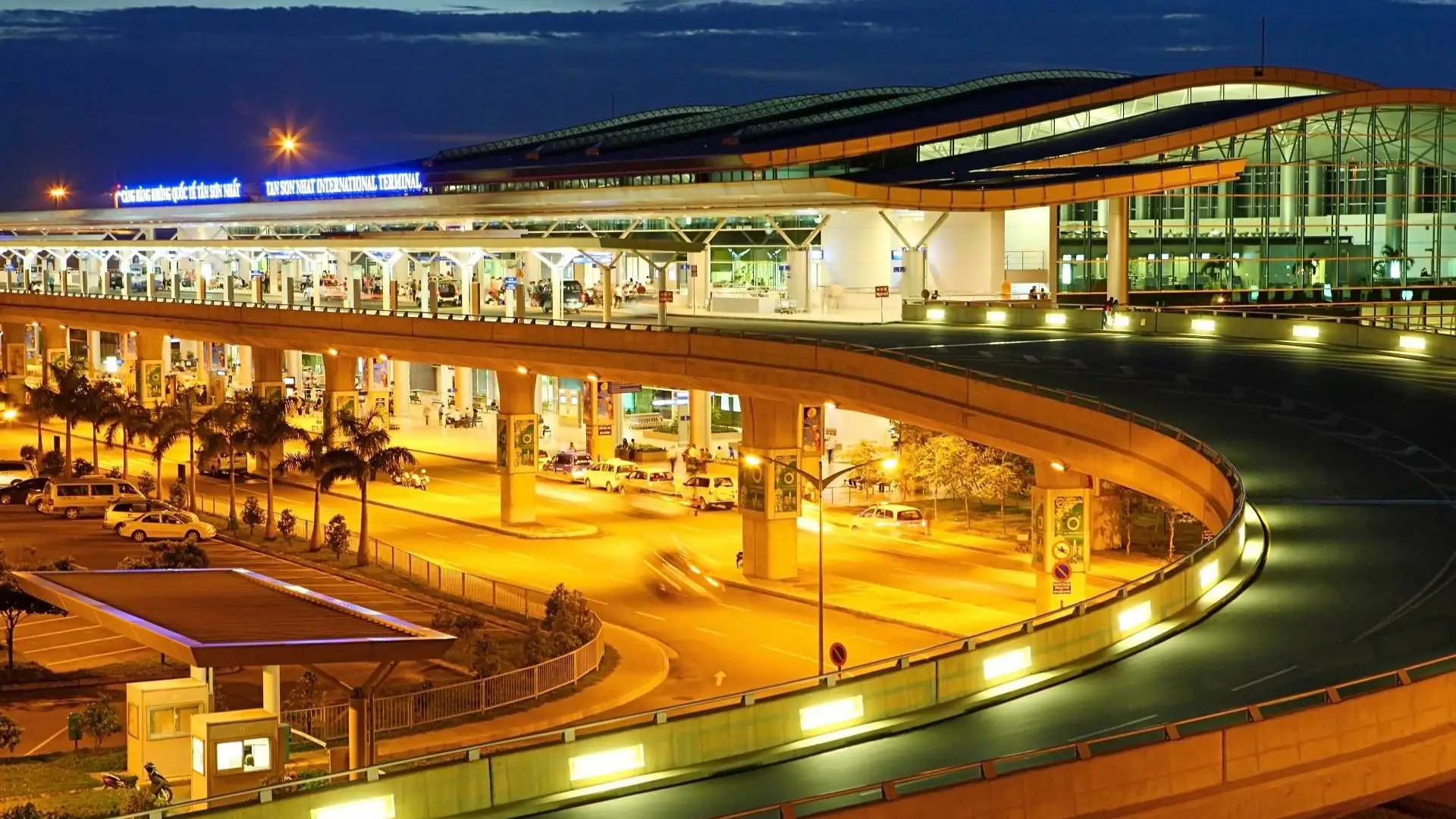 Khởi hành tại Sân bay Tân Sơn Nhất 