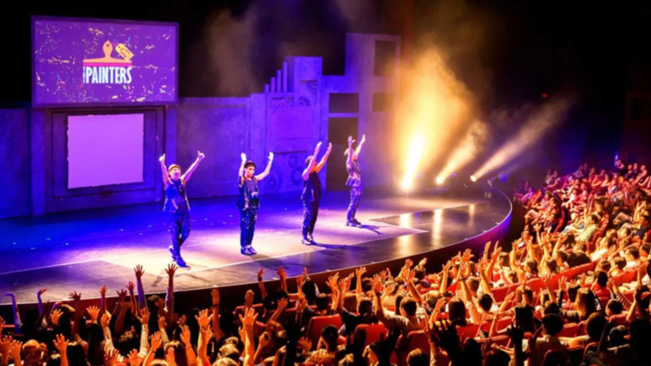 Sân khấu rực rỡ trong Show Hero Painter tại Seoul