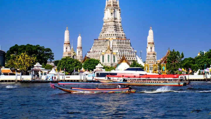 Dạo thuyền trên sông Chao Phraya