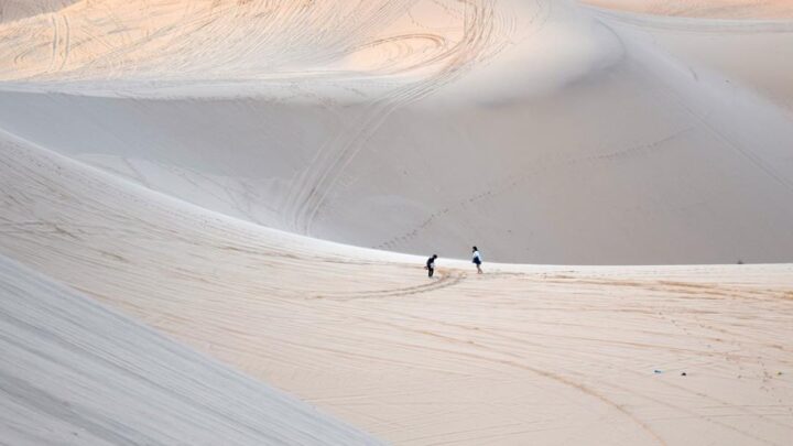 Biển Hòn Rơm - Kinh nghiệm vi vu ăn chơi xứ biển từ A - Z