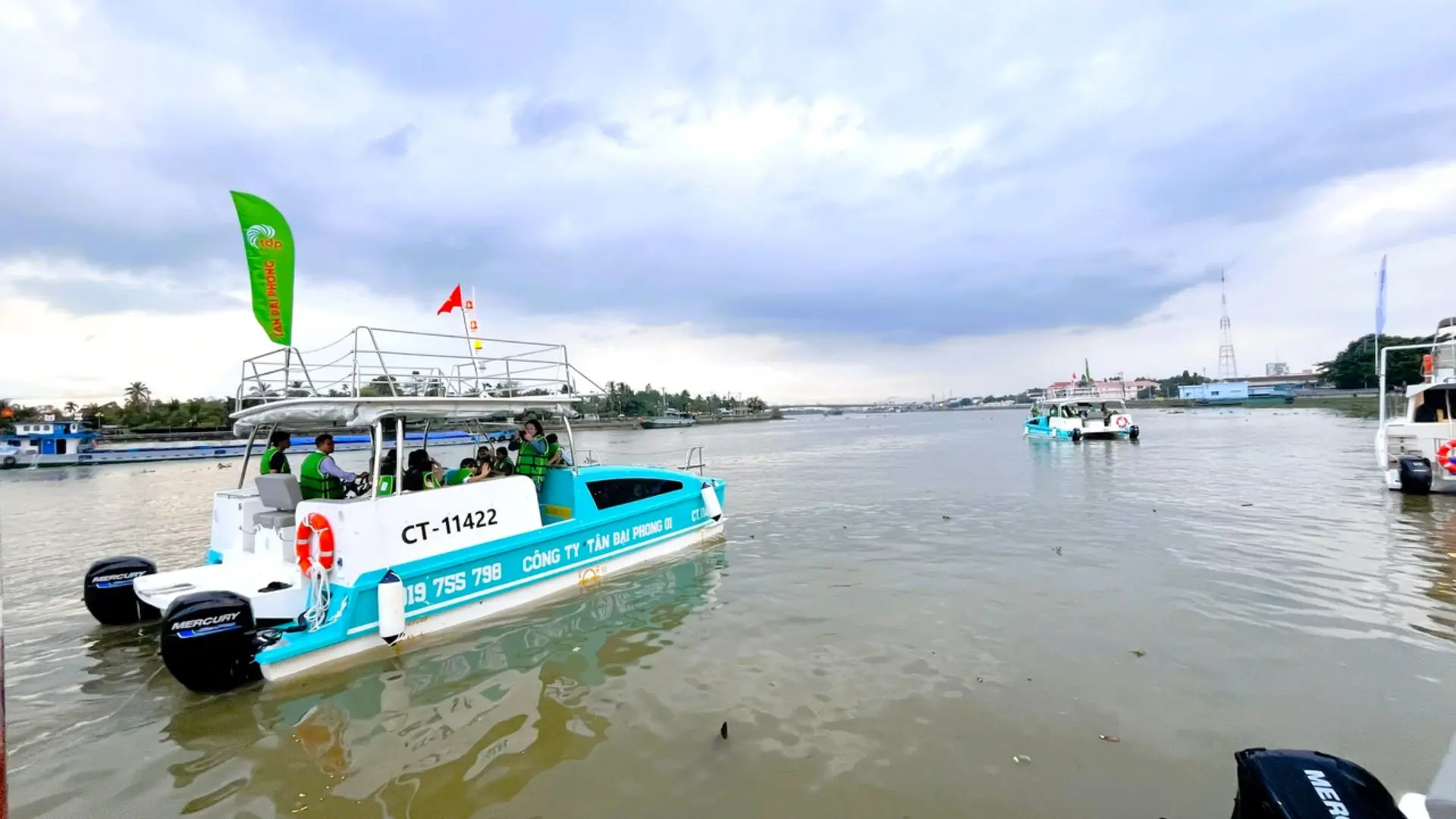 thuê tàu tân đại phong cần thơ ngắm bình minh trên sông hậu