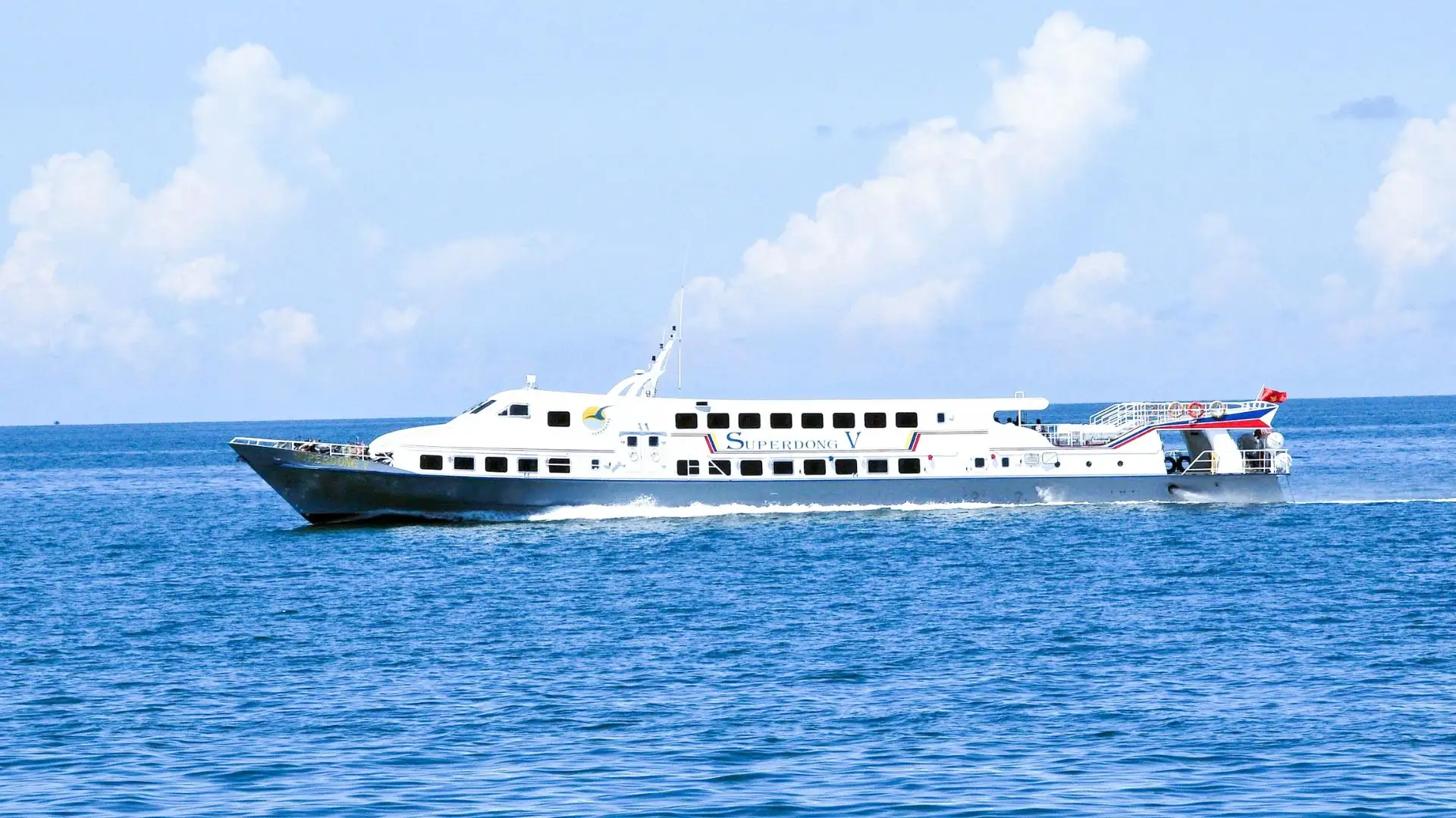Tàu cao tốc Superdong tuyến Nam Du đi Hòn Ngang