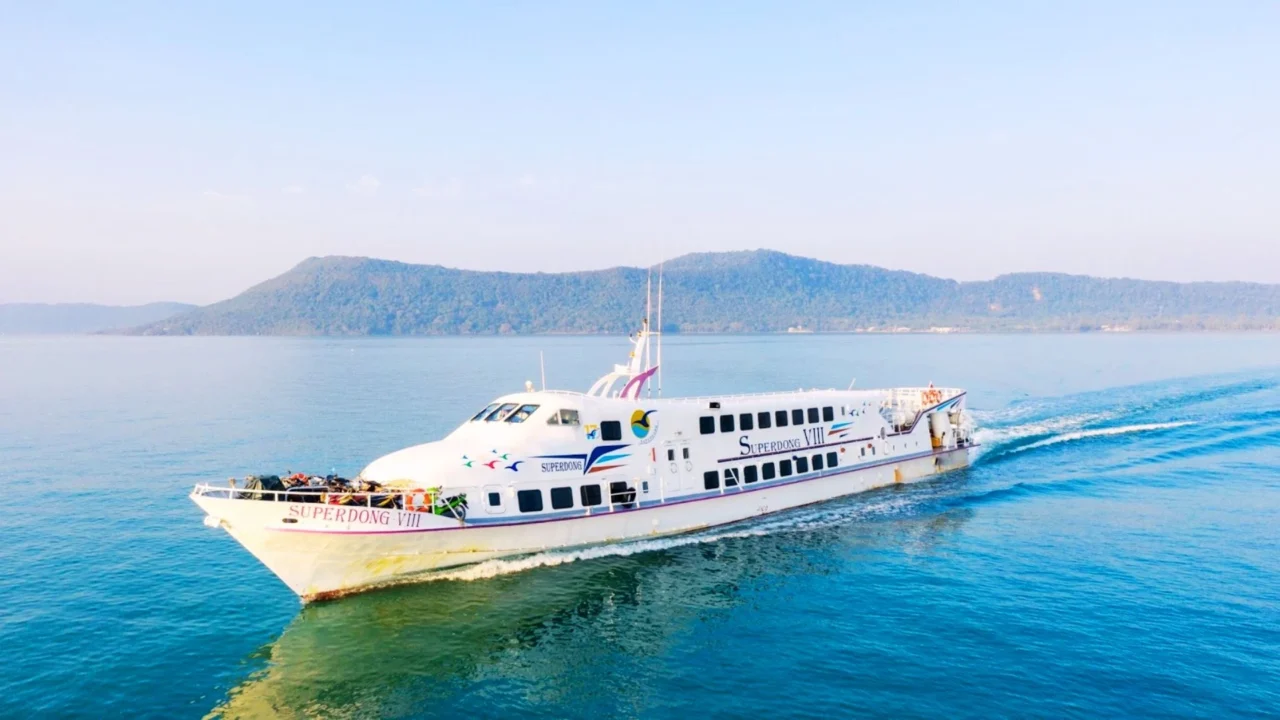 Tàu cao tốc Superdong đến Côn Đảo nhanh chóng.