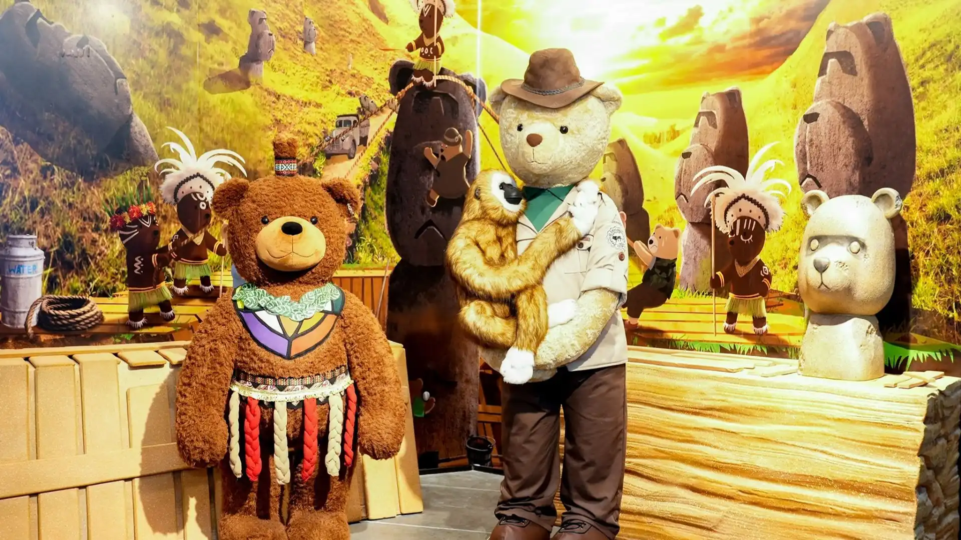 Nhiều mô hình gấu teddy lớn để khách hàng thoải mái chụp ảnh