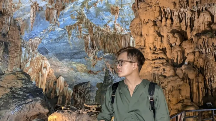 Thạch nhũ và ánh sáng trong Động Thiên Đường, cảnh tượng thiên đường.