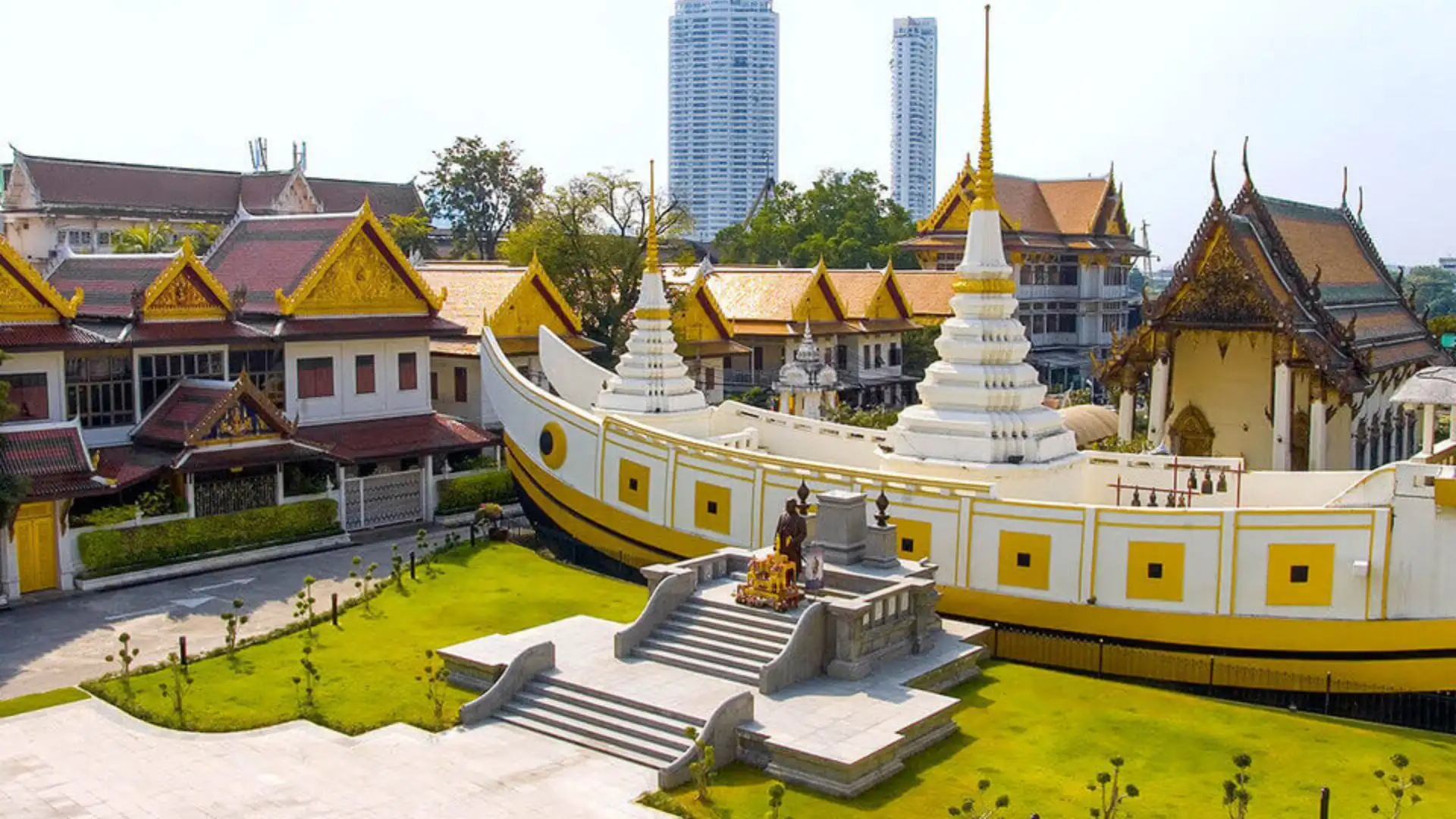 Tham quan Chùa Thuyền Wat Yannawa