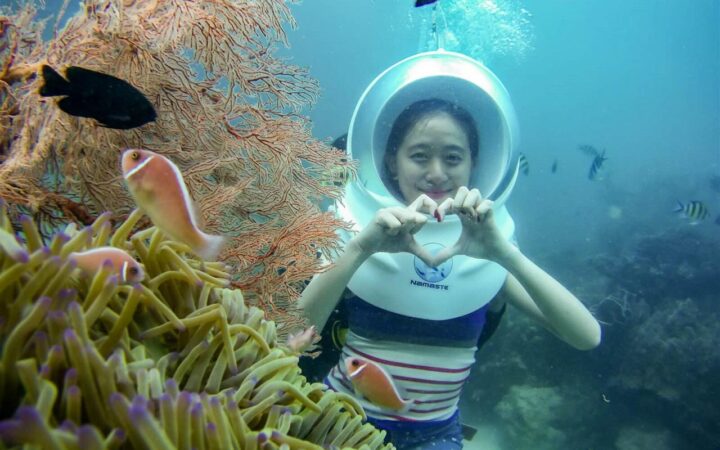 Đi bộ dưới biển