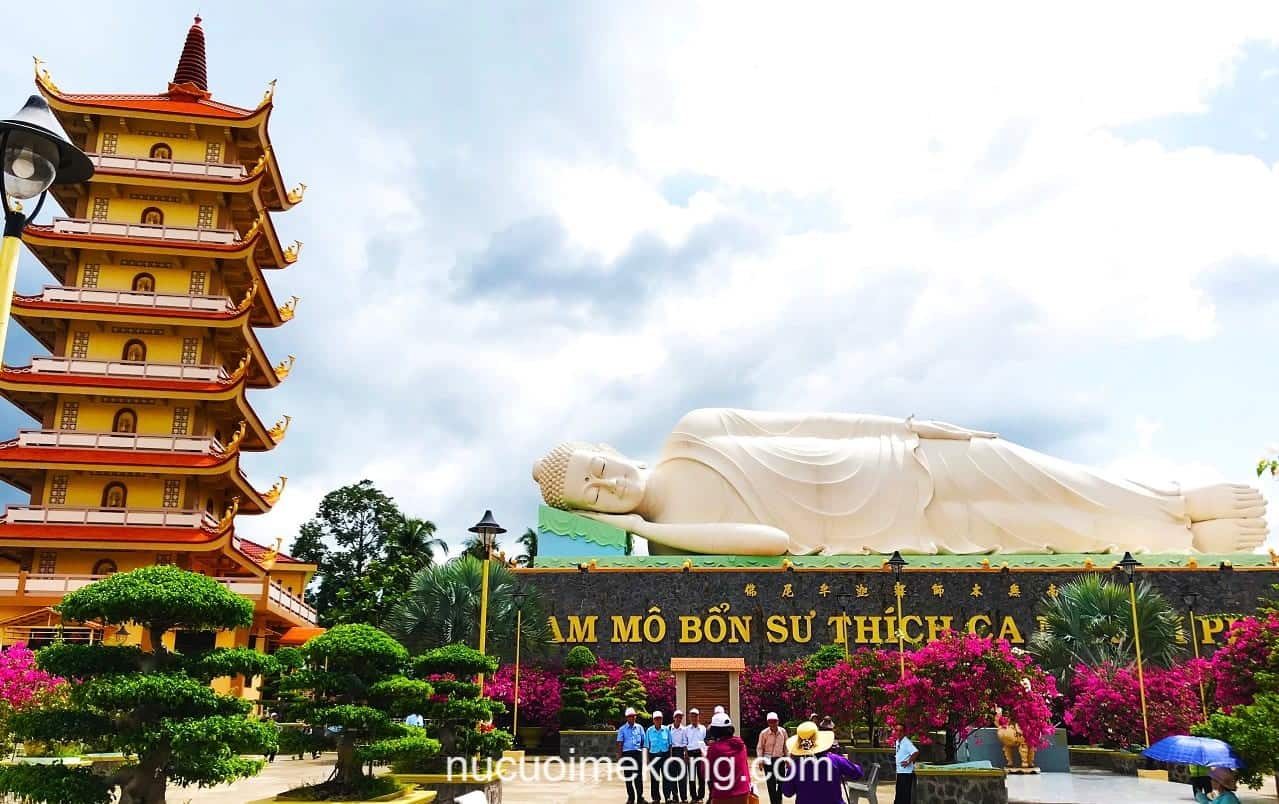 Thăm viếng chùa Vĩnh Tràng lớn nhất Tiền Giang - tour Sài Gòn miền Tây 3 ngày 2 đêm