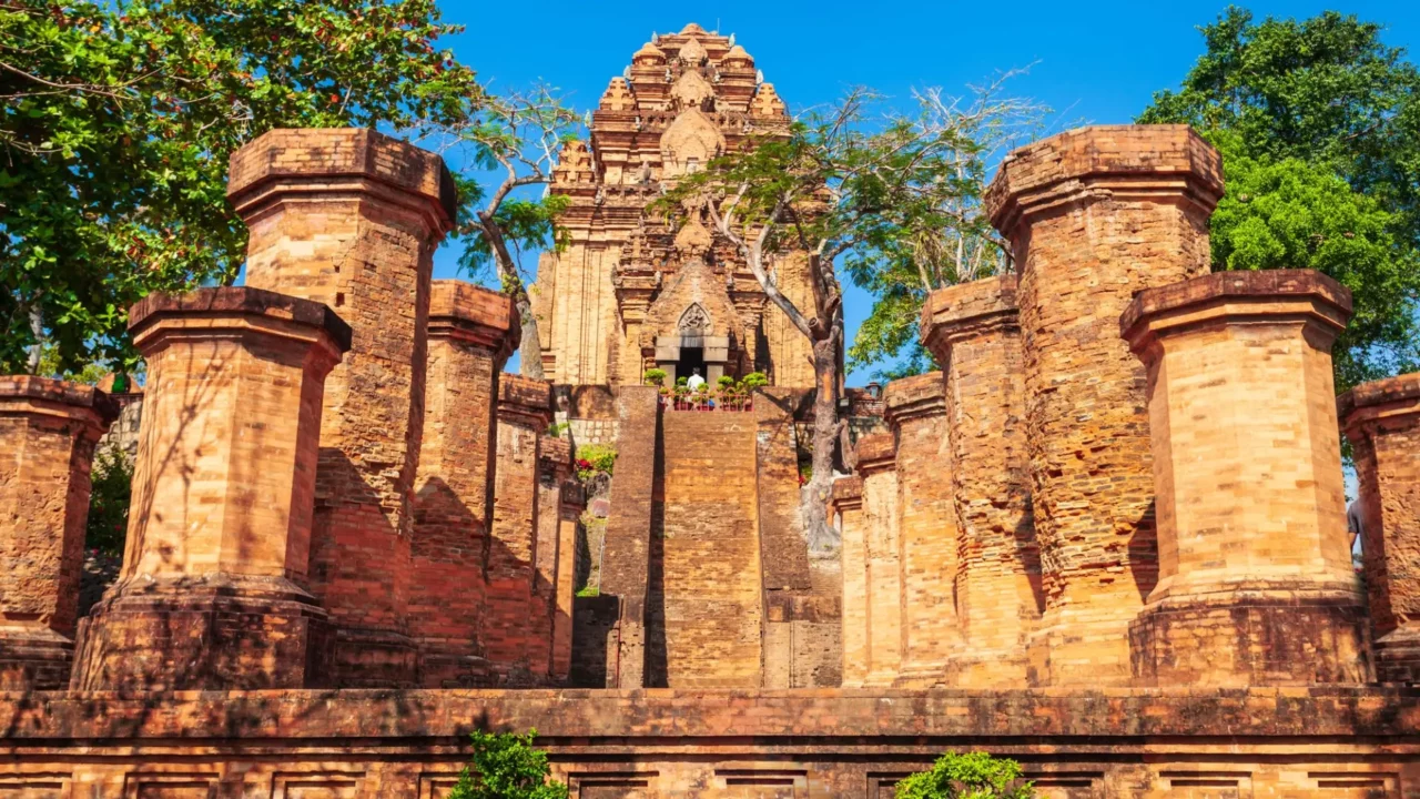 thap-ba-ponagar-tour-nha-trang-4-ngay-3-dem
