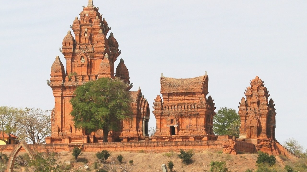 Tháp chàm Poshanư Phan Thiết