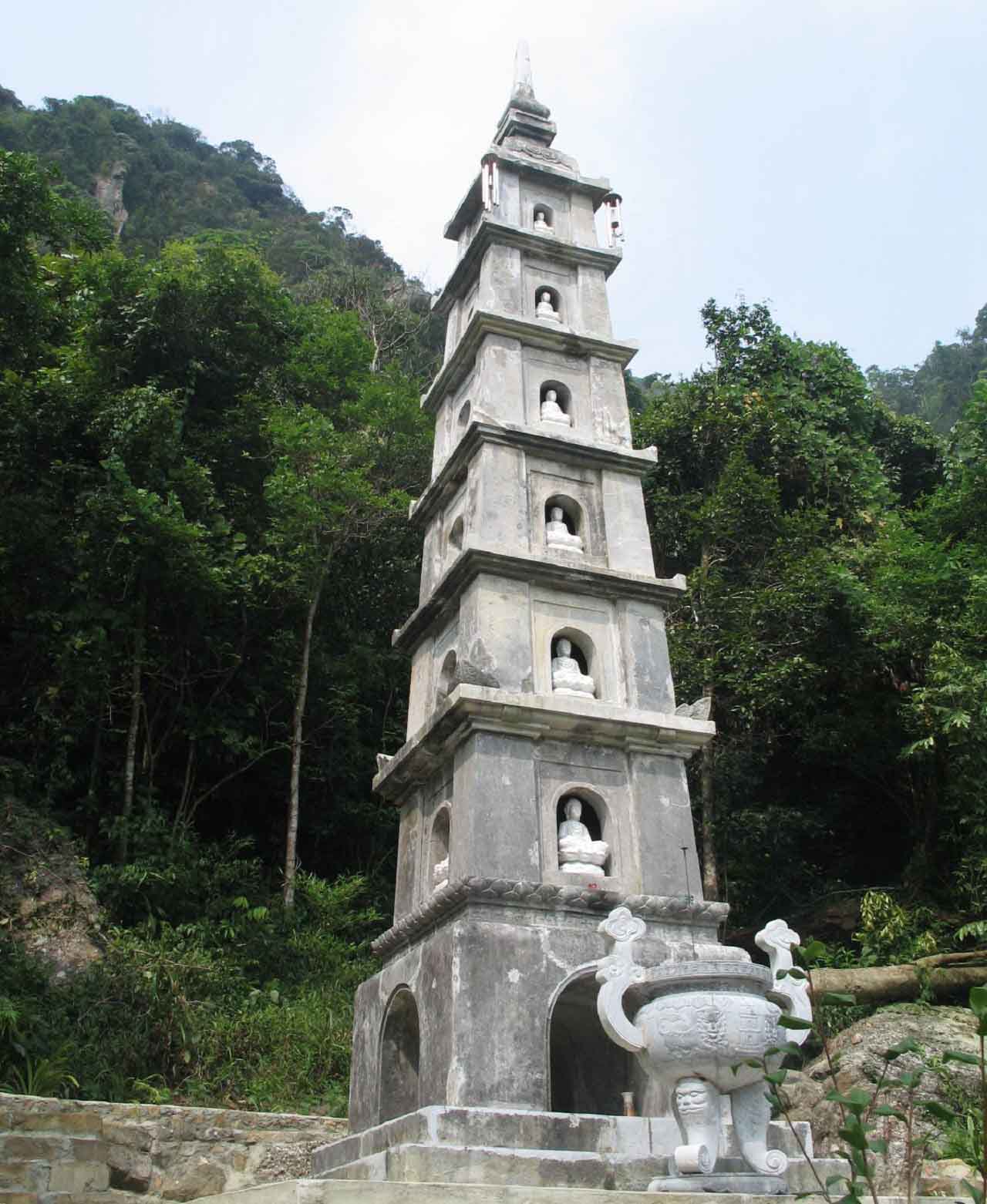 Tháp chùa Hồ Thiên