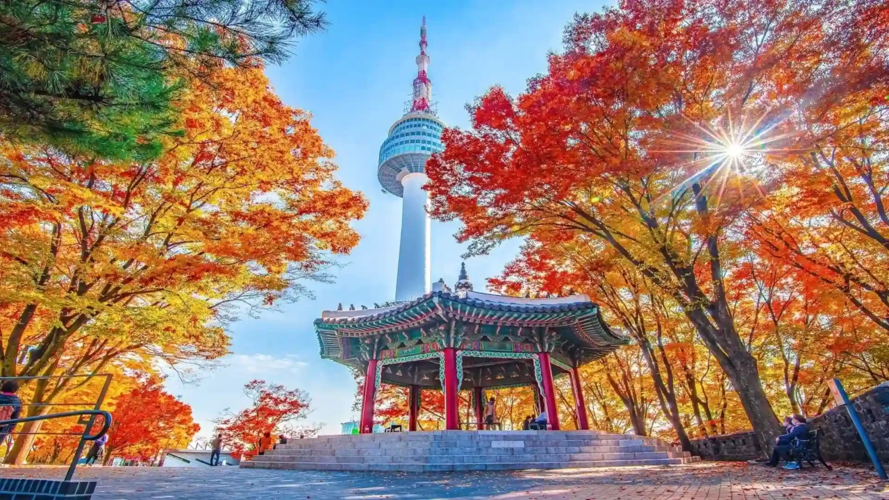 Tháp N Seoul – điểm hẹn lãng mạn và nơi ngắm nhìn toàn cảnh thủ đô từ trên cao