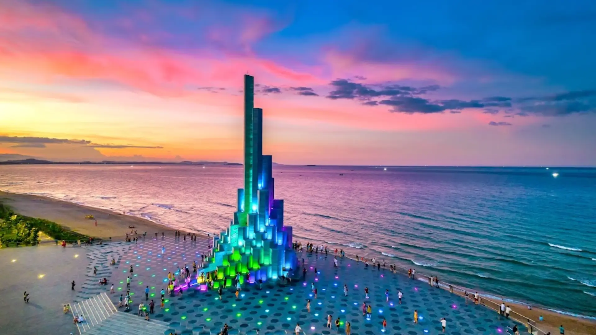 Tháp Nginh Phong lên đèn