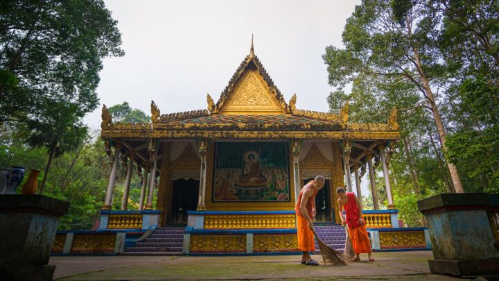 tour cà mau 3 ngày 2 đêm chùa dơi