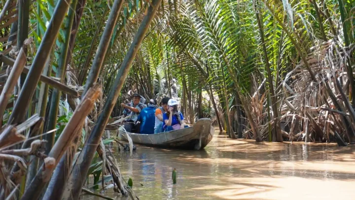 Chèo xuồng tour Cần Thơ Tiền Giang Bến Tre 1 ngày Nụ Cười Mê Kông