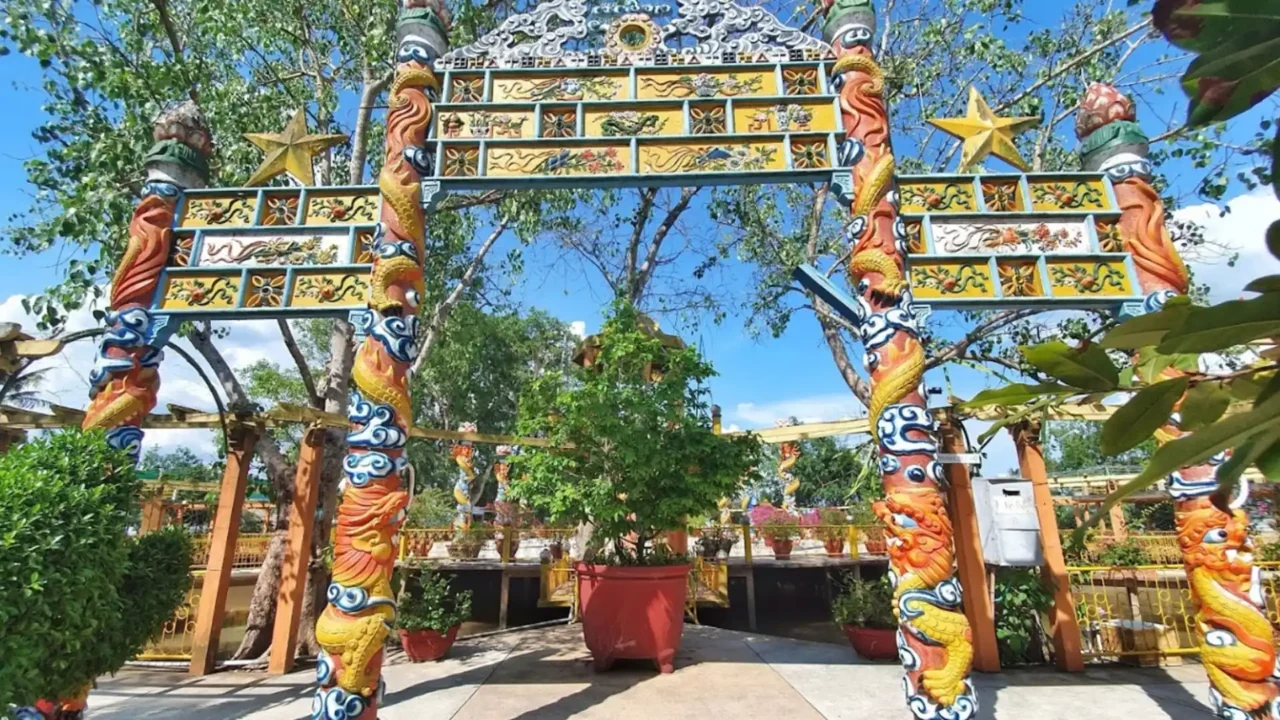Đạo dừa tour Cần Thơ Tiền Giang Bến Tre Nụ Cười Mê Kông